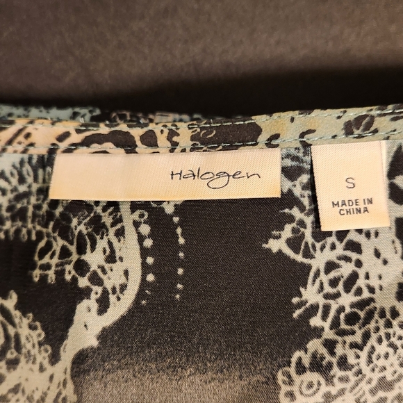 Halogen Sleeveless Blouse - Picture 8 of 8